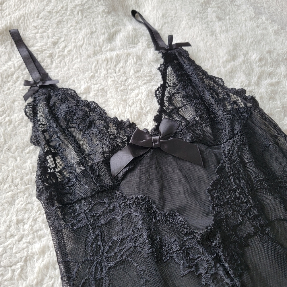 Sheer floral lace dress - Picture 5 of 8